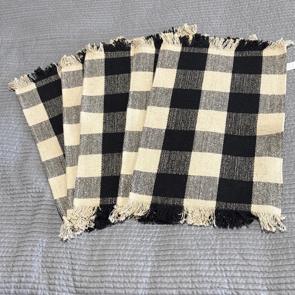 Pier 1 Black and Cream Checkered Placemats set of 6.